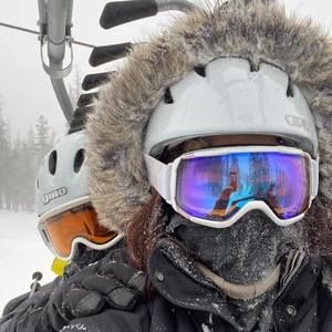 Meet your Posher, Linh